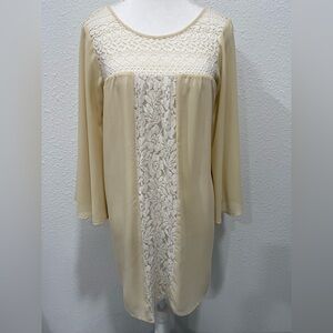 FLYING TOMATO Lace Bell Sleeve Dress EUC